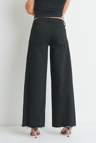 RELAXED WIDE LEG WITH FRAY HEM IN BLACK