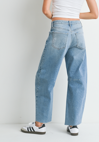 SEAMED BARREL JEANS IN STONE WASH