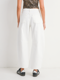 SEAMED BARREL JEANS IN OFF WHITE